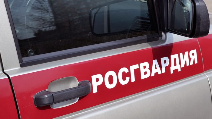 Пьяный мужчина попытался угнать автомобиль на северо-западе Москвы