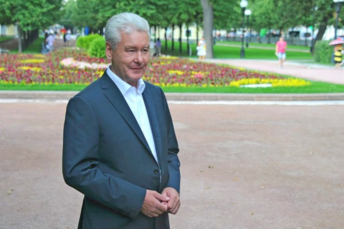Сергей Собянин открыл новую парковую зону на территории МГСУ