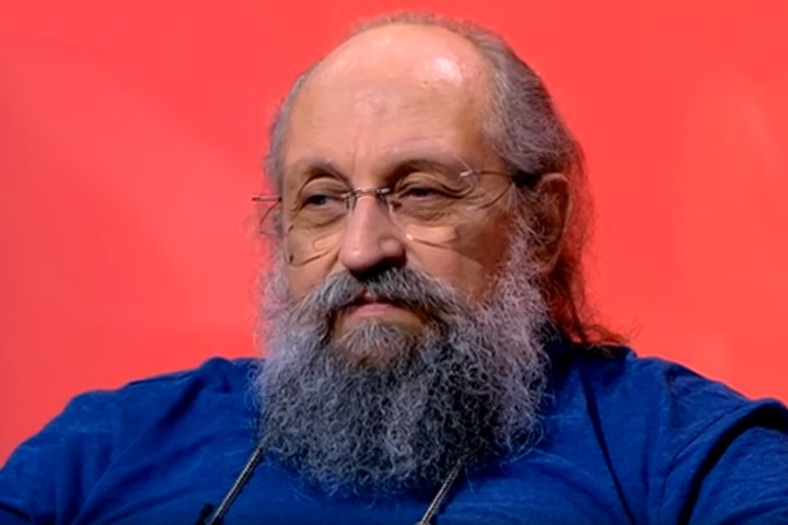 Вассерман прокомментировал идею создания запаса медицинских масок