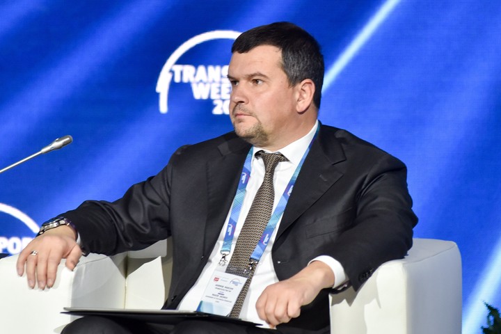 Вице-премьер предложил строже наказывать за нарушения ПДД, если в авто есть дети