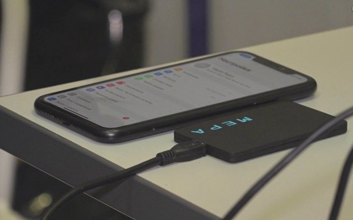 Российские ученые создали персональный дозиметр излучений от смартфонов
