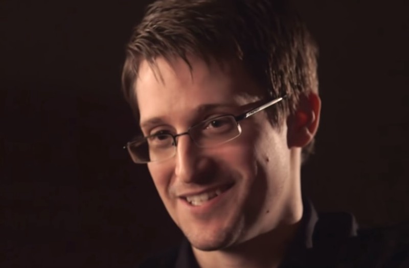Сноуден выплатит Соединенным Штатам пять миллионов долларов c продажи книги