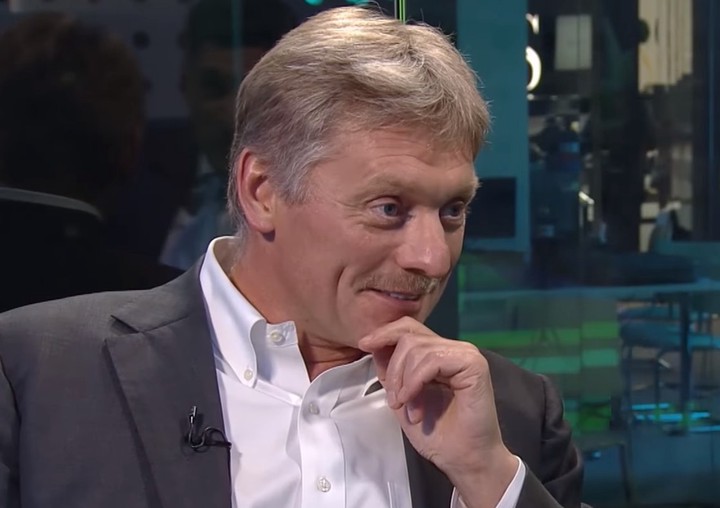 Песков ответил, можно ли шутить про Путина на телевидении