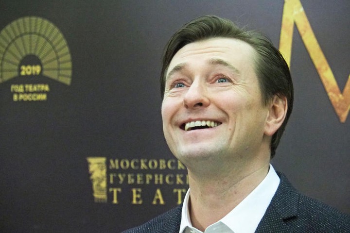 И Безруков тоже платит! Зачем российские знаменитости берут квартиры в кредит