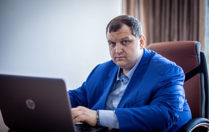 Правозащитника Маякова задержали по подозрению в мошенничестве