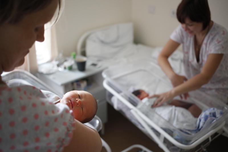 Более 13 тысяч москвичек стали многодетными мамами в 2020 году