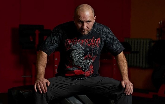 Чемпион мира по пауэрлифтингу рассказал, как он вдохновляет своих учеников на победы