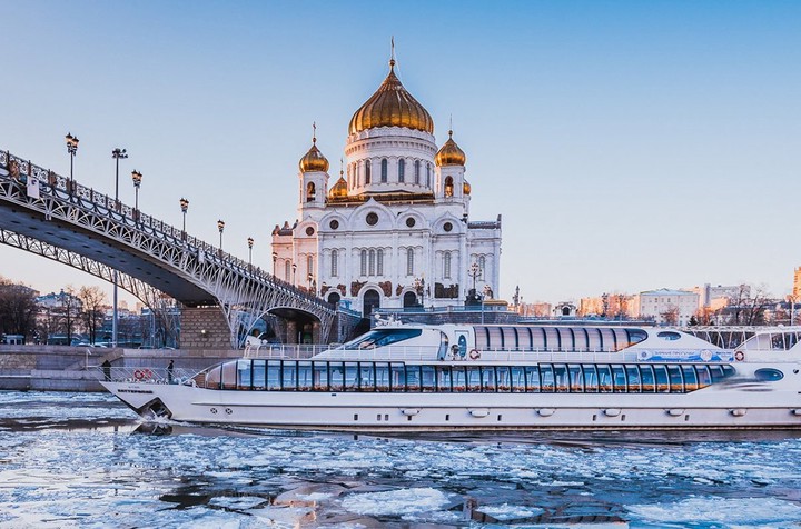 «Город с воды выглядит иначе»: куда можно отправиться на теплоходе в Москве