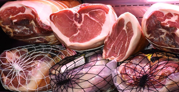 Диетолог Соломатина перечислила способы избавления от ядов в продуктах