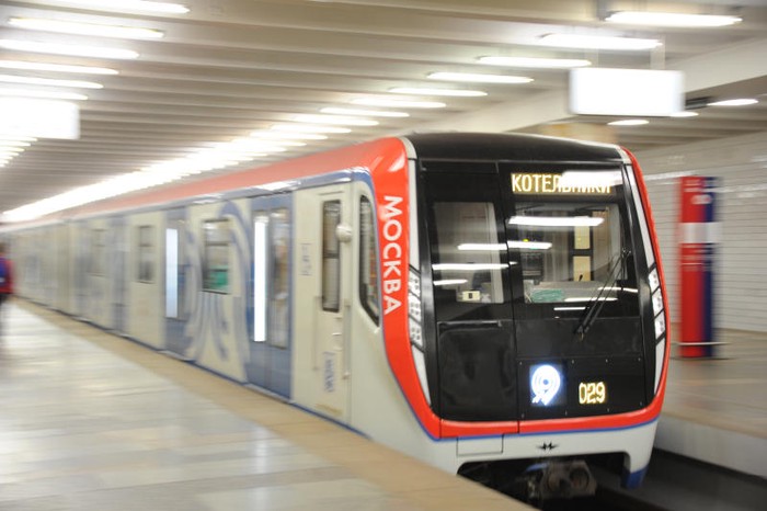 Тематический поезд в метро покажет Москву будущего