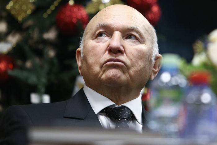 СМИ: Лужкова похоронят рядом с могилой Сергея Михалкова