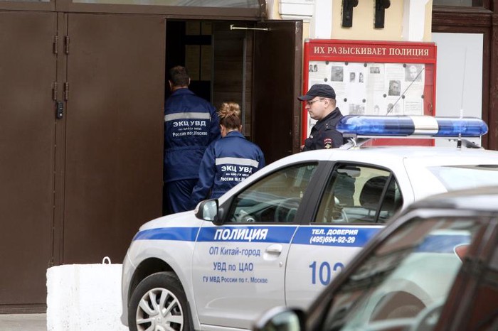 Столичная полиция спасла ребенка, которого женщина угрожала выкинуть из окна
