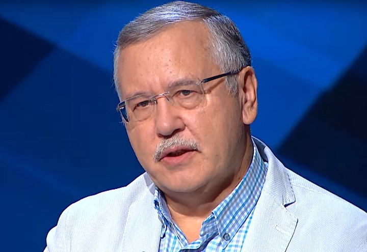Суд в Москве заочно приговорил экс-министра обороны Украины к шести годам колонии
