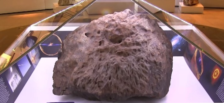 Уфолог раскрыл, чем является Челябинский метеорит «на самом деле»