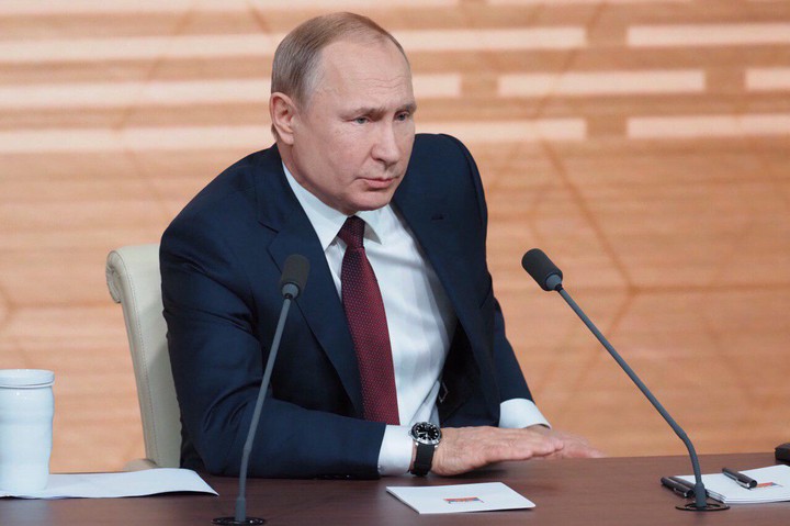 Путин о президентских сроках: Можно отменить оговорку «подряд»