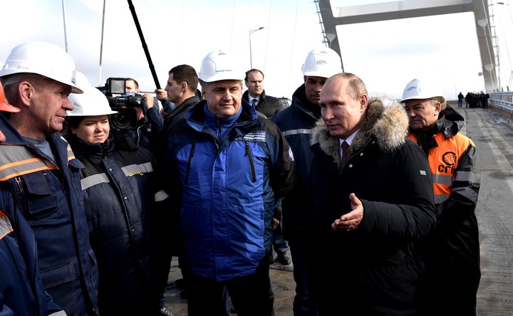 Владимир Путин откроет железнодорожное движение по Крымскому мосту