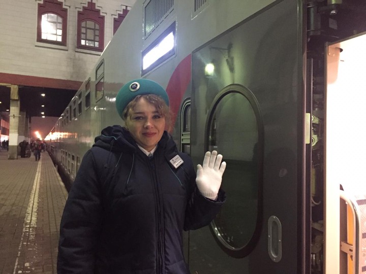Дед Мороз, чудо-кнопка и гулянья до утра: как Москва провожала первый поезд в Крым