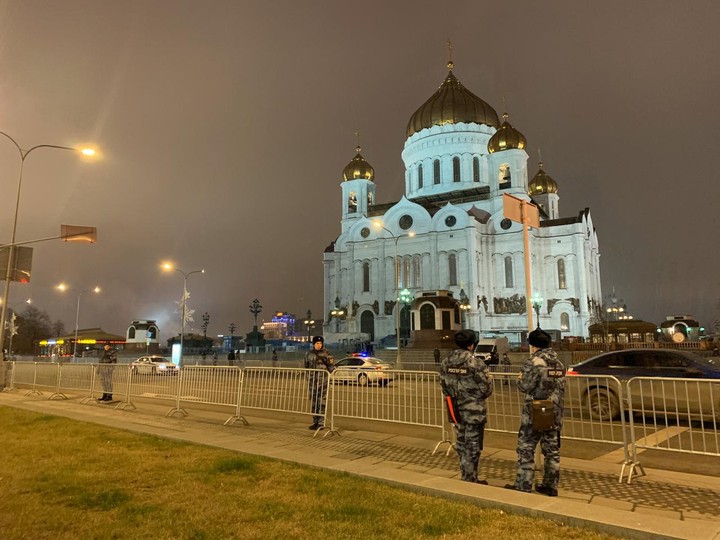 Храм Христа Спасителя, несколько школ и судов «заминировали» в Москве