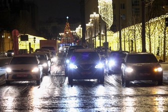 Водителей Москвы предупредили о затруднениях на дорогах из-за непогоды