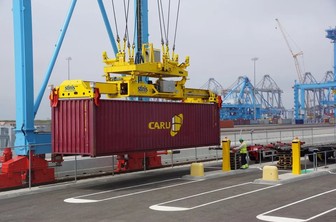 Около 50 тонн аргентинского сухого молока задержали в порту Петербурга