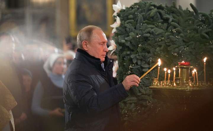 Путин подарил собору Санкт-Петербурга икону Божией Матери «Тихвинская»