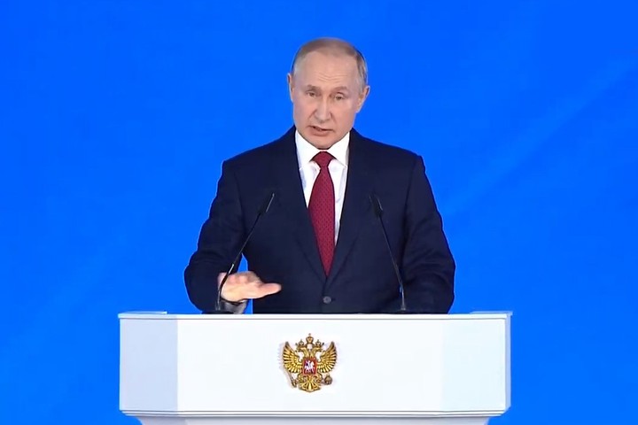 Путин предложил ввести выплаты на детей от трех до семи лет