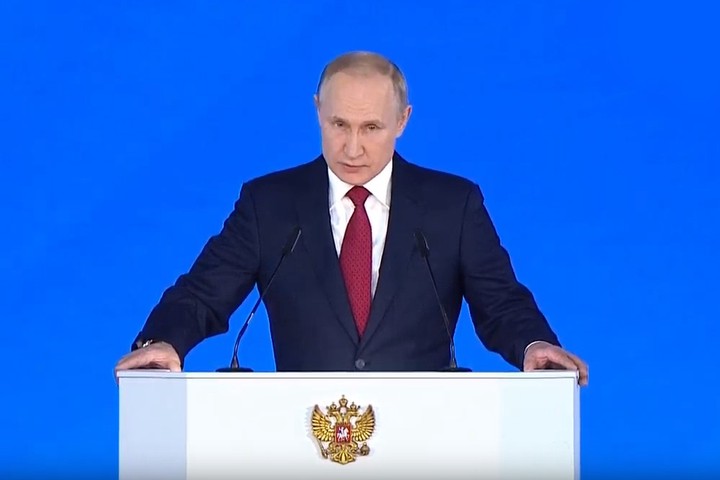 Владимир Путин: Пришло время внести изменения в Конституцию