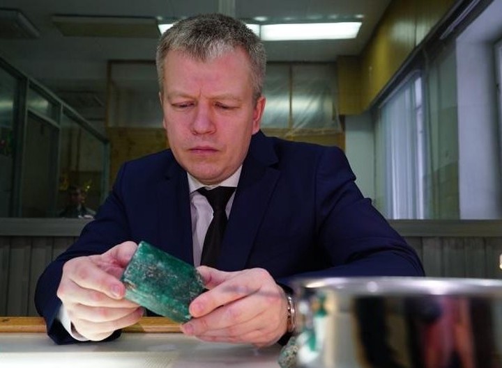 Редчайший изумруд добыли в Свердловской области