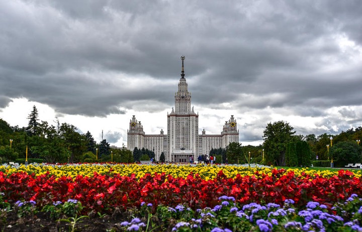МГУ — барометр общества