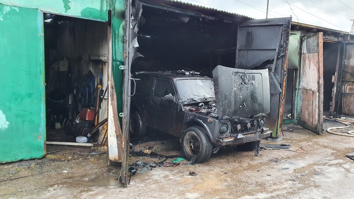 Пожар в гаражах на юге Москвы удалось потушить