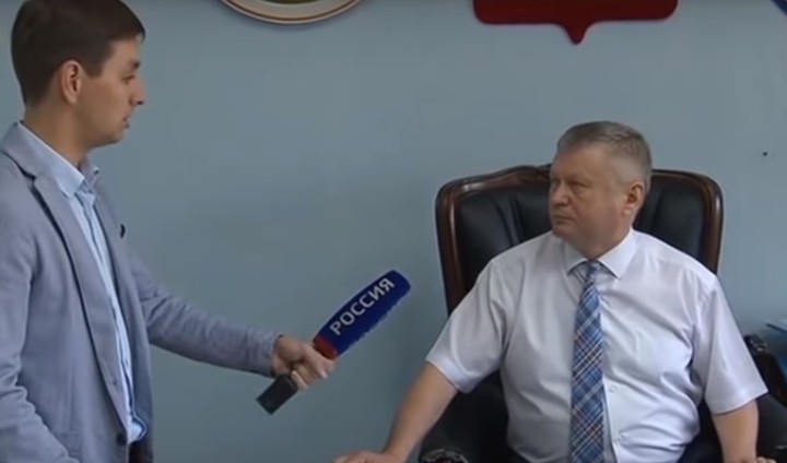 Напавший на журналиста глава района в Хакасии получил два года условно