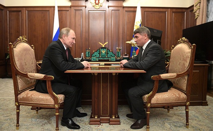 Путин отправил главу Чувашии Игнатьева в отставку в связи с утратой доверия