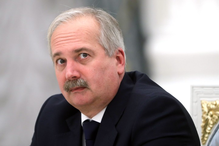 Путин освободил Кротова от должности полпреда в Конституционном суде