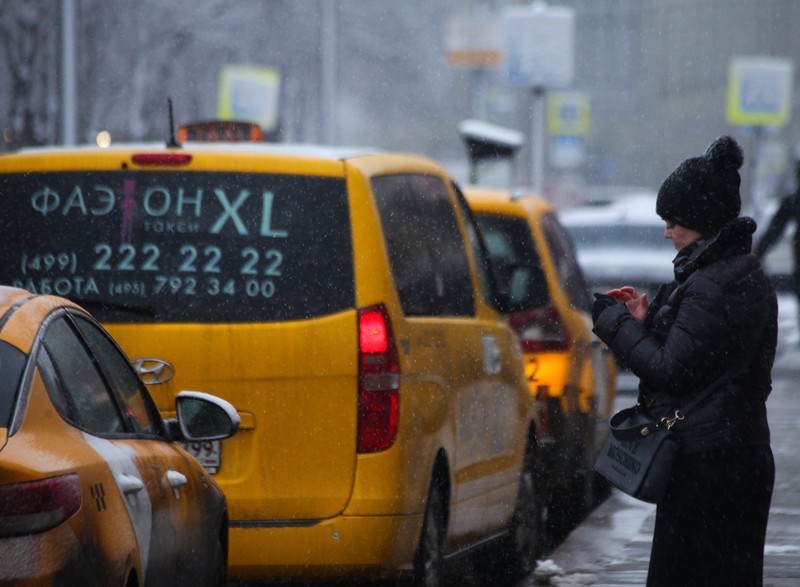 Дептранс Москвы призвал агрегаторов такси не поднимать цены в праздники