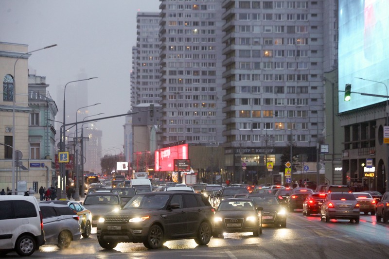 Движение по Варшавскому шоссе в сторону центра Москвы ограничили из-за пожара