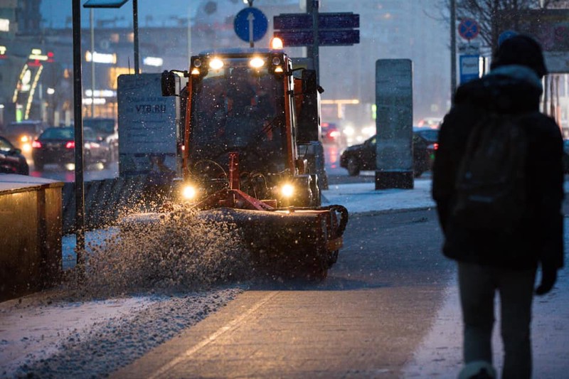 Более трех тысяч человек задействованы в уборке снега в Москве