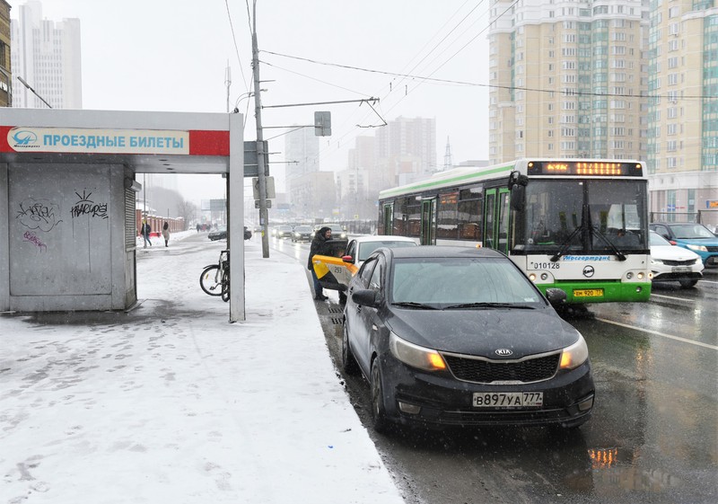 Водителей предупредили об ограничении движения на северо-западе Москвы