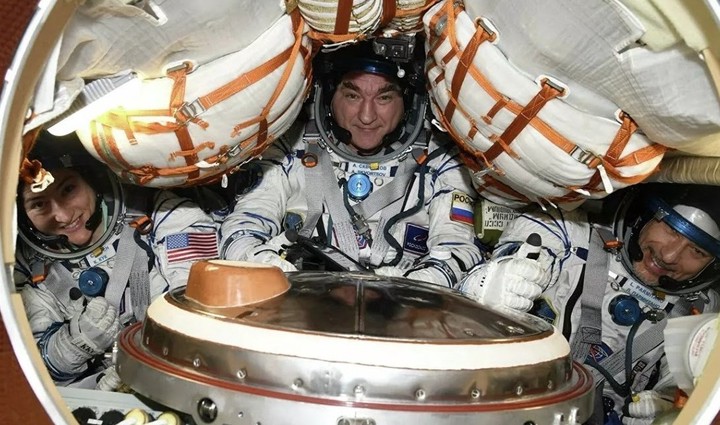 «Союз МС-13» с тремя членами экипажа МКС на борту вернулся на Землю