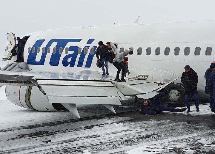 «Шасси было исправно»: пилот оценил причины жесткой посадки Boeing 737 в Коми