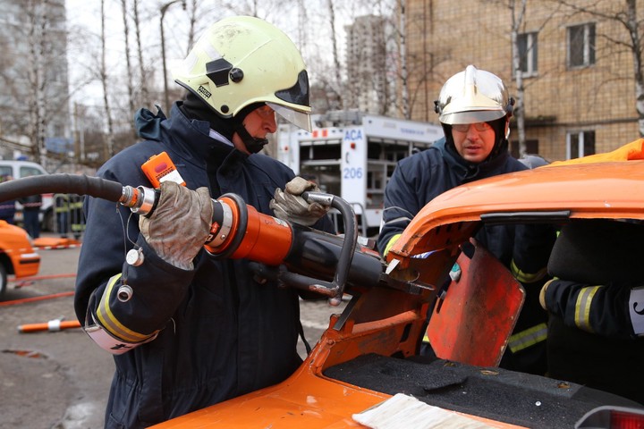 Десант Московского авиацентра за год спас 20 человек