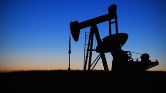 Нефть подешевела на фоне новостей о росте запасов в США
