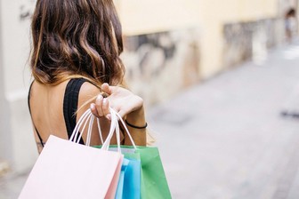 Стало известно, как в магазинах появляются скидки и акции