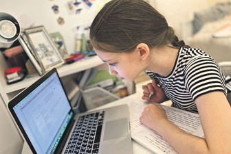 Скидку на интернет предложили дать детям, учащимся дома из-за COVID-19