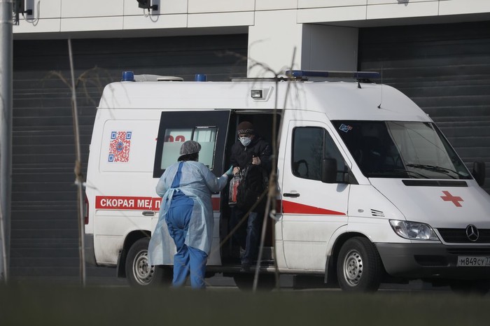 Почти девять тысяч случаев коронавируса выявили в России за сутки