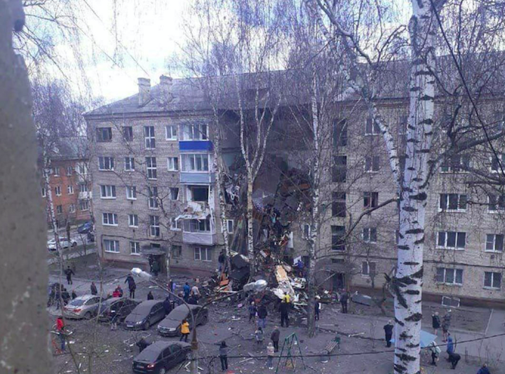 Шесть человек спасли из-под завалов на месте обрушения дома в Орехово-Зуеве