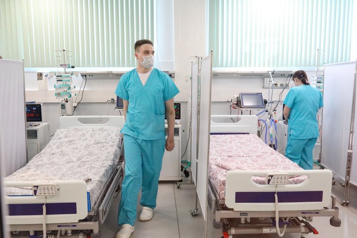 Инфекционист: Число заболевших коронавирусом в РФ будет расти до Нового года