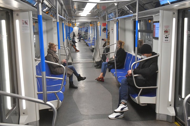 Власти Москвы отметили снижение пассажиропотока в метро и наземном транспорте