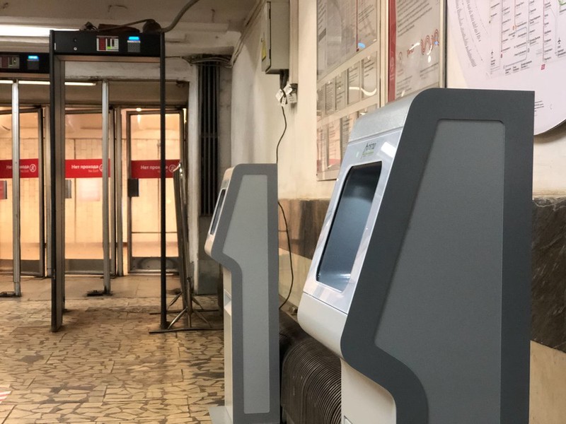 Около трех тысяч бесплатных санитайзеров работают в метро Москвы