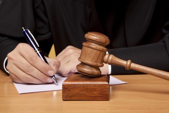 Замглавы департамента Минпромторга арестовали по обвинению в мошенничестве