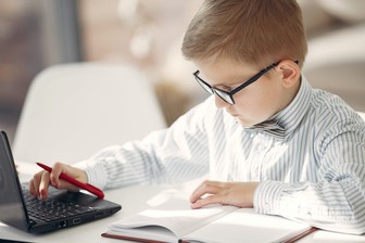 Сказочные персонажи, игры и общение: как воспитать «человека размышляющего»